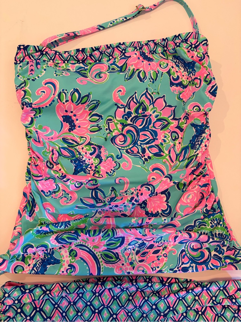 Lilly Pulitzer Justina Tankini Top in Jungle Sunrise & Sarong Bottom Set - Picture 4 of 9